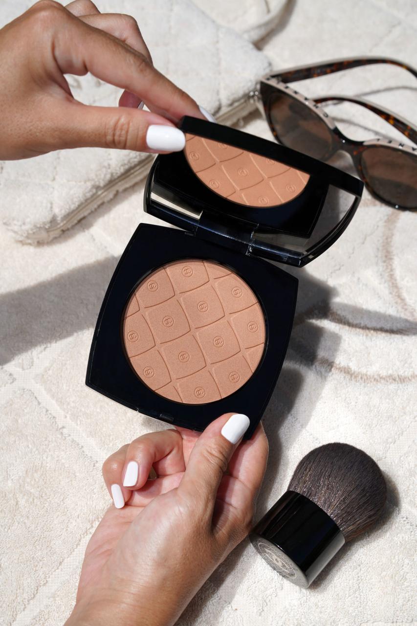 Chanel Les Beiges Oversize Healthy Glow Sun-Kissed Powder 